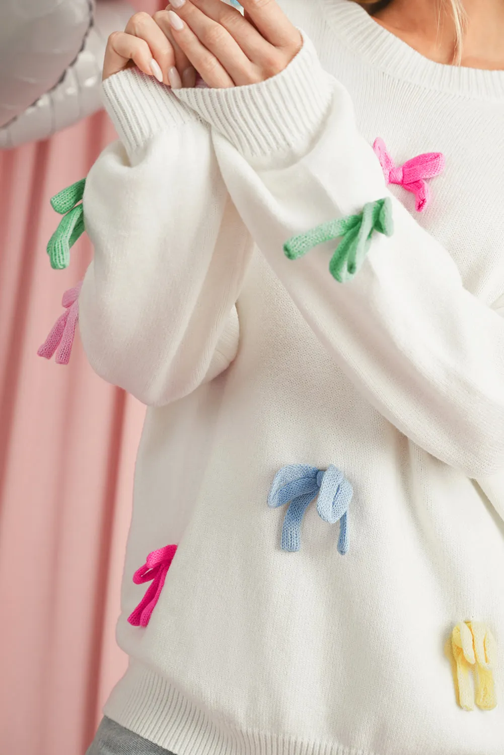 🎀 Beige Colorful Bowknot Crewneck Knit Sweater: For When You Want to Look Like You’ve Got Your Sh*t Together, But You’re Actually Just Trying to Look Cute 🎀