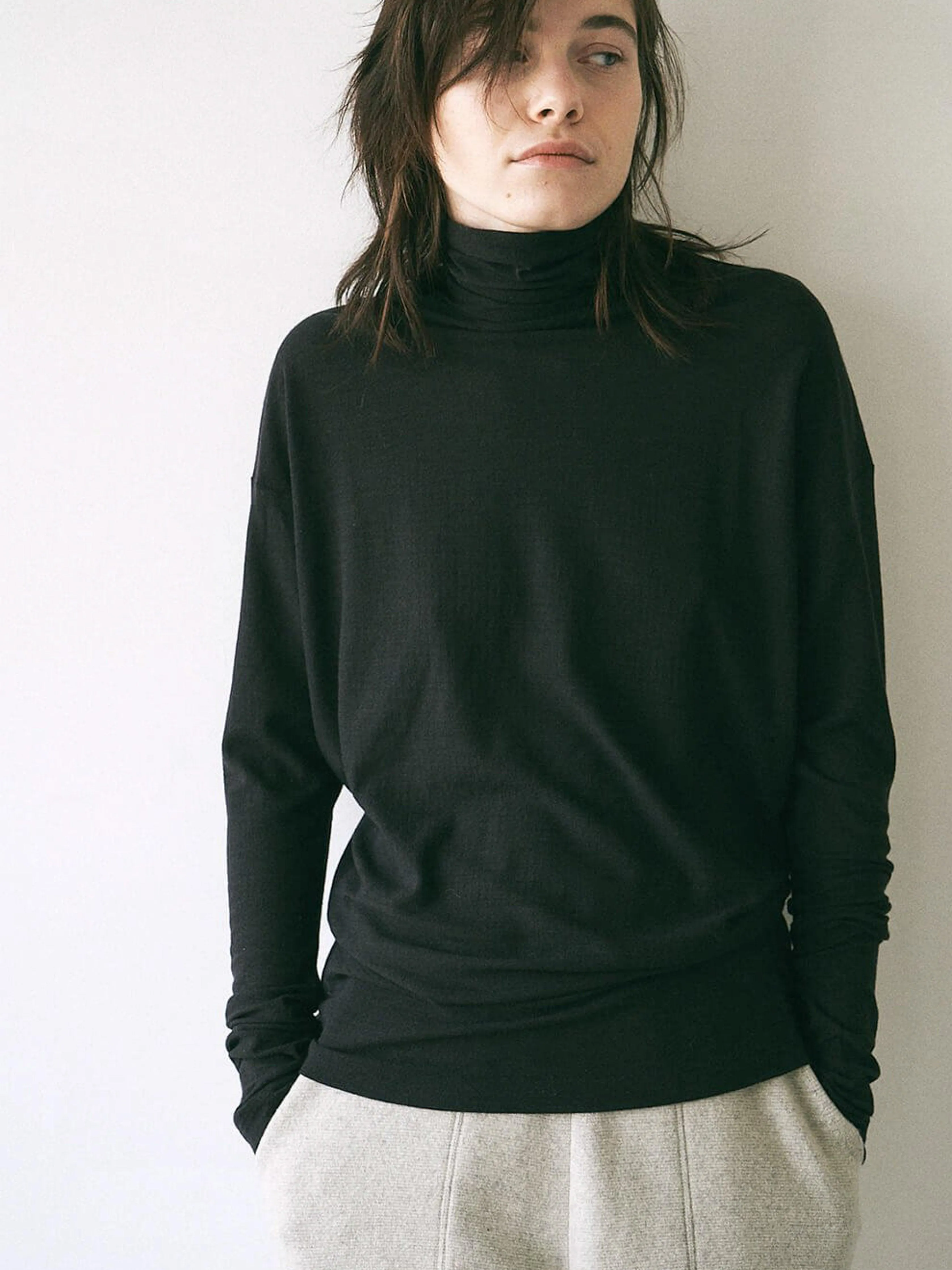 Superfine Merino Crepe Jersey Turtleneck Tee - Charcoal